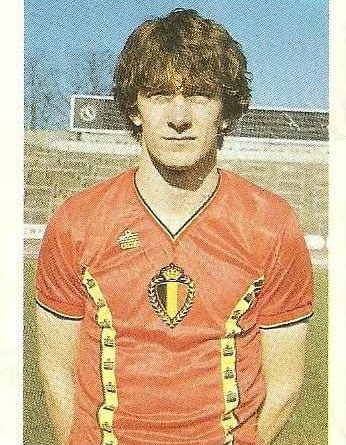 Eurocopa 1984. Czerniatynski (Bélgica) Editorial Fans Colección.