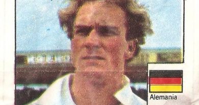 Super Cromos Los Mejores del Mundo (1981). Rummenigge (Alemania). Chicle Fútbol Boomer.
