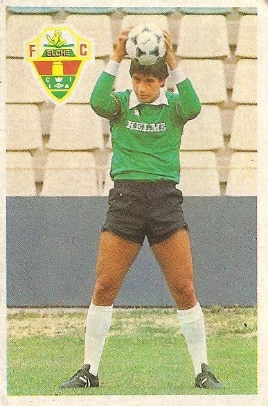 Diego Armando Maradona. Sus driblings. Sus goles. Liga 84-85. Miguel (Elche C.F.). Cromo Esport.