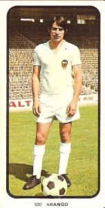 Liga 1973-74. Arango (Valencia C.F.). Editorial Ruiz Romero. 📸: José Hernández Madrid.