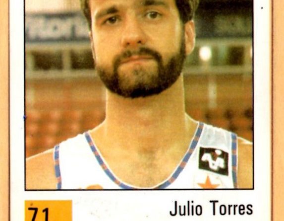 Basket 90 ACB. Julio Torres (Taugrés). Ediciones Panini. 📸: Grupo de Facebook Nuestros álbumes de cromos.