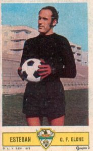Liga 73-74. Estebán (Elche C.F.). Ediciones Este. 📸: Toni Izaro.