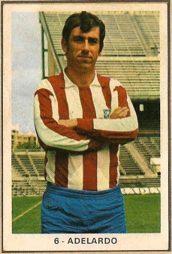 Liga 70-71. Adelardo (Atlético de Madrid). Editorial Ruiz Romero. 📸: Francisco García.