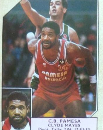 Baloncesto 1988-89. Clyde Mayes (Pamesa Valencia). Converse. Fotografía Grupo de Facebook Nuestros Álbumes de Cromos.