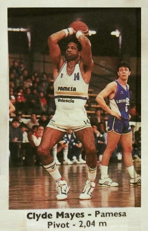Basket Cromos 88-89. Clyde Mayes (Pamesa Valencia) Editorial J. Merchante – Bollycao. Fotografía Grupo de Facebook Nuestros Álbumes de Cromos.