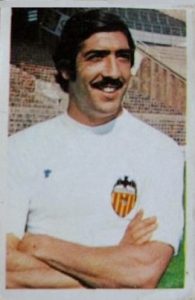 Campeonatos Nacionales de Fútbol 1976-77. Barrachina (Valencia C.F.). Editorial Ruiz Romero. 📸: Luis Moreno Arregui.