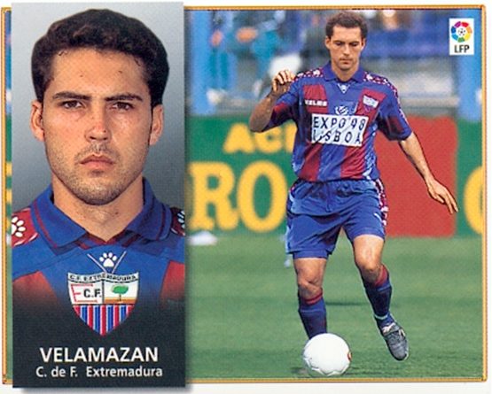 Liga 98-99. Toni Velamazán (C.F. Extremadura). Ediciones Este. 📸: Toni Izaro.