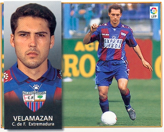 Liga 98-99. Toni Velamazán (C.F. Extremadura). Ediciones Este. 📸: Toni Izaro.