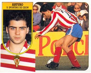 Liga 91-92. Arturo (Real Sporting de Gijón). Ediciones Este. 📸: Toni Izaro.