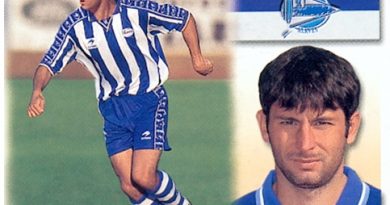 Liga 99-00. Javi Moreno (Deportivo Alavés). Ediciones Este. 📸: Toni Izaro.