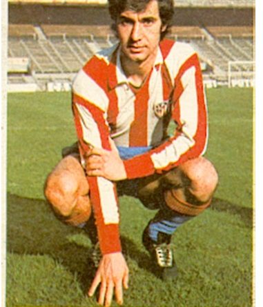 Liga 74-75. Gárate (Atlético de Madrid). Ediciones Este. 📸: Toni Izaro.