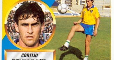 Liga 88-89. Cortijo (Cádiz C. F.). Ediciones Este. 📸: Toni Izaro.