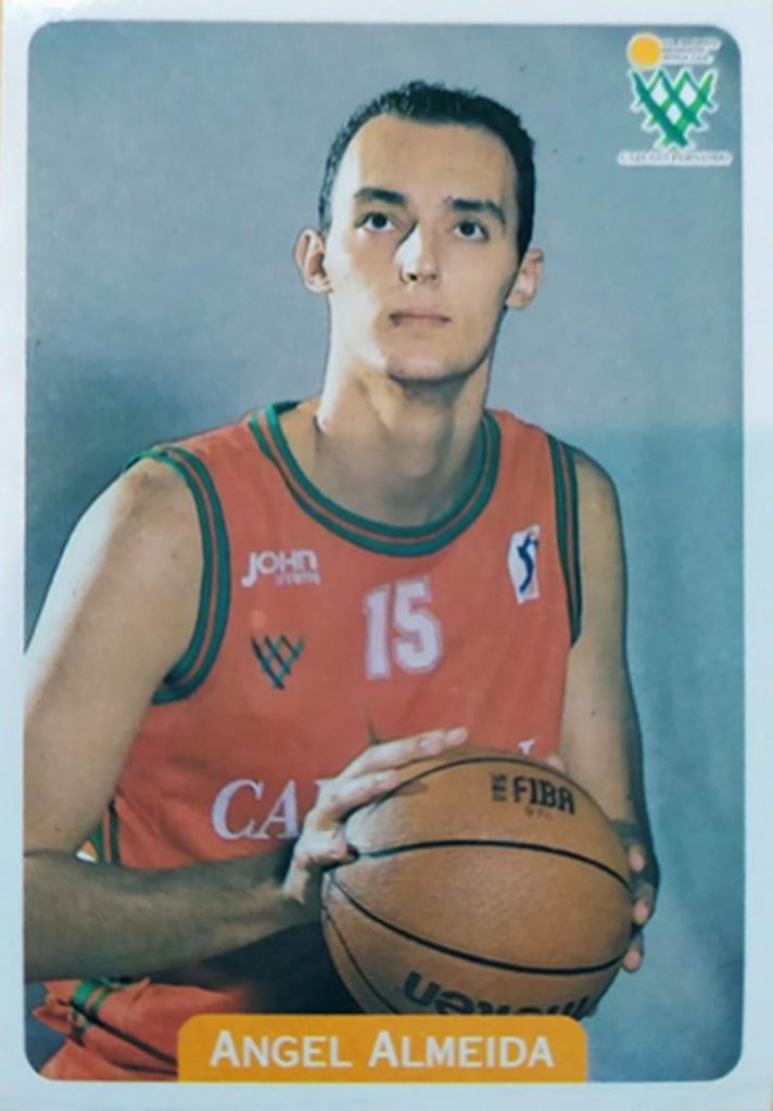 ACB 95-96. Ángel Almeida (Caja San Fernando). Editorial Mundicromo. 📸: Grupo de Facebook Nuestros álbumes de cromos.