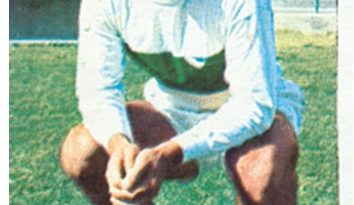 Liga 76-77. Cortés (Elche C. F.). Ediciones Este. 📸: Toni Izaro.